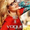 Kate Moss pose pour Vogue Eyewear