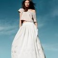 Pull gris-beige et jupe blanche en coton biologique Conscious Collection Femme Printemps-Eté 2011 H&M