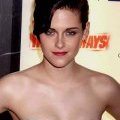 Kristen Stewart de Twilight joue les méchantes pour Flaunt