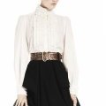 Jupe courte noire chemise blanche femme Alexander McQueen mode Collection automne hiver 2010 2011