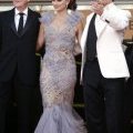 Penélope Cruz porte une robe fourreau Marchesa Cannes 2011