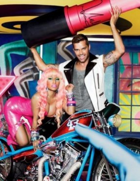 Ricky Martin dans la campagne de la collection "Viva Glam" de MAC Cosmetics