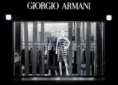 L'une des vitrines de la boutique Giorgio Armani à Berlin