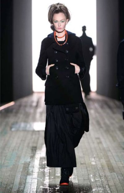 Manteau femme en laine Yohji Yamamoto collection automne hiver 2010-2011