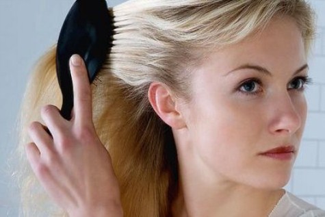 L’alopécie féminine : une chute de cheveux « normale »