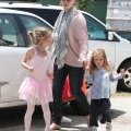Jennifer Garner en tenue cool avec ses filles