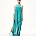 Maxi robe longue bleue H&M imprimée sans manches et à col rond collection printemps été 2011