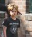 Shiloh Jolie-Pitt avec le tee-shirt de son frère