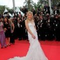 Cannes 2011 Hofit Golan porte une robe bustier blanche Alberta Ferretti