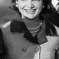 Jackie Kennedy en tailleur Chanel.