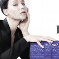 Jennifer Lawrence pose pour les sacs à main Dior