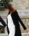Carla Bruni enceinte au G8 de Deauville 2011 dans une fine robe trapèze blanche Chanel