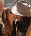 Johnny Depp embrasse son attachée de presse Robin Baum