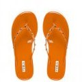 Tongs oranges et cloutées Furla été 2010