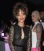 Rihanna exhibe son piercing