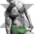 Kellan Lutz chez Calvin Klein