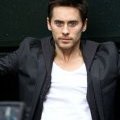 Jared Leto brun yeux bleus et gueule d'ange sur nos écrans pour Hugo Boss