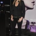Kate Moss rebelle dans un look tout en noir