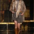 Short ample gilet sans manches en fourrure bottes marron Mode Mango femme automne hiver 2010 2011