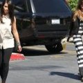 Kim et Khloé Kardashian en tenue simple et décontractée