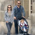 Natalie Portman casual dans les rues de Paris