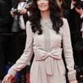 Paz Vega en combinaison grise Azzaro, 64° festival de Cannes