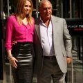 Miley Cyrus et Sir Philip Green lors de l'ouverture de la boutique Topshop à Chicago