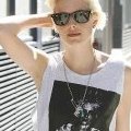 Agyness Deyn portant une paire de Wayfarer