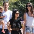 Kourtney Kardashian, son mari et son fils Mason Dash en ballade