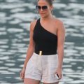 La tenue de plage de Jennifer Lopez