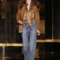 Jean flare chemise col cravate veste peau retournée Mango automne hiver 2010 2011 collection mode femme