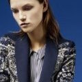 Un blazer imprimé foulard Zara collection Printemps-Été 2012