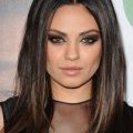 Mila Kunis, adepte du smoky eyes pour un regard... félin !