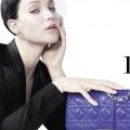 Jennifer Lawrence pose pour les sacs à main Dior