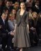 Ensemble marron rayé, jupe longue style rétro fifties défilé collection femme Louis Vuitton automne hiver 2010 2011