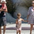 Jessica Alba, en look décontracté lors d'une sortie en famille 