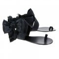 Sandales plates noire à nœud en satin collection Gioseppe Zanotti printemps-été 2011