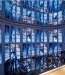 Le magnifique escalier qui relie les deux niveaux de la boutique Dior de Taïwan