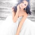 La sublime Selena Gomez s'essaie au Parfum