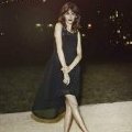 Alexa Chung, mince et sexy en robe Vero Moda !