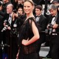 Cannes 2011, Karolina Kurkova nous donne une leçon de simplicité en robe courte noire de Chanel