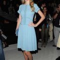 Taylor Swift, une jolie poupée bleu ciel !