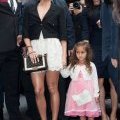 Jennifer Lopez et sa petite Emme, sur le front row du défilé Chanel !