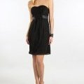 Robe bustier noire avec encolure en cœur et effet drapé