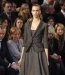 Ensemble marron rayé, jupe longue style rétro fifties défilé collection femme Louis Vuitton automne hiver 2010 2011