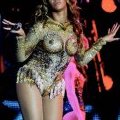 Beyoncé, tétons à l'air sur scène ?