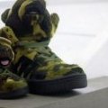 Sneakers Teddy Bear Camo Jeremy Scott pour Adidas Originals