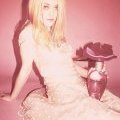 Dakota Fanning, égérie du parfum Oh Lola de Marc Jacobs
