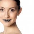 Maquillage pour les lèvres French Lips à motif dentelle
