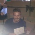 David Beckham entouré de cadeaux 